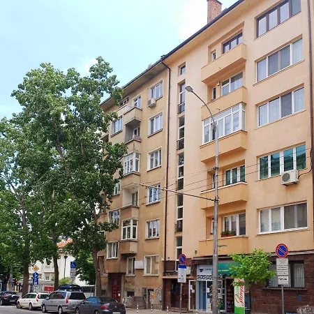 Beautiful Jewel In Center Apartment *